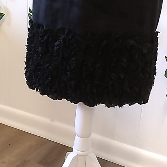 Just... Taylor Black Linen w/ Ruffled Bottom sz 2 - Picture 3 of 12